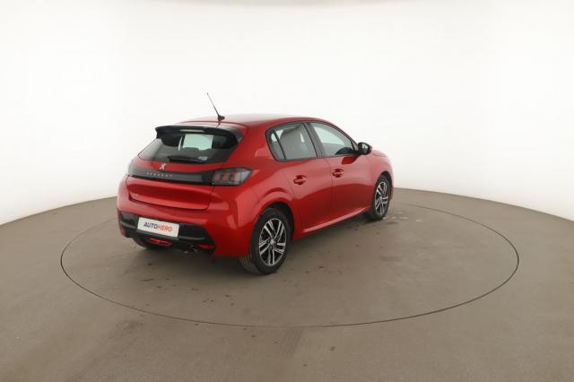 Peugeot 208 image 1