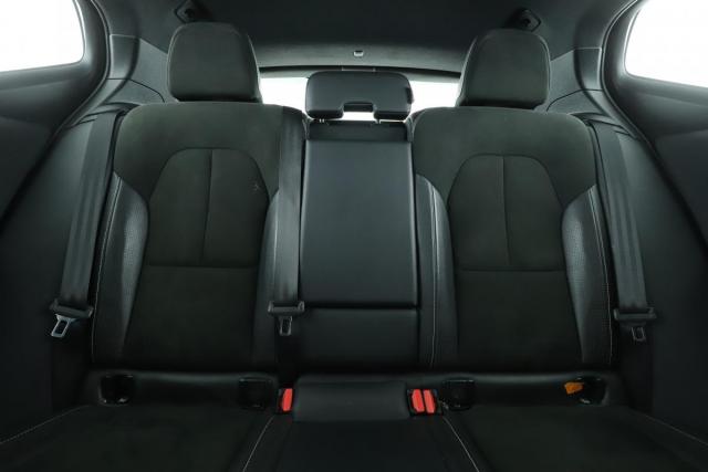 Volvo Xc40 image 2