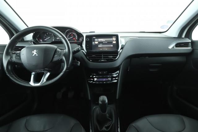 Peugeot 2008 image 8