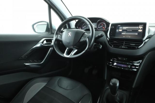 Peugeot 2008 image 3