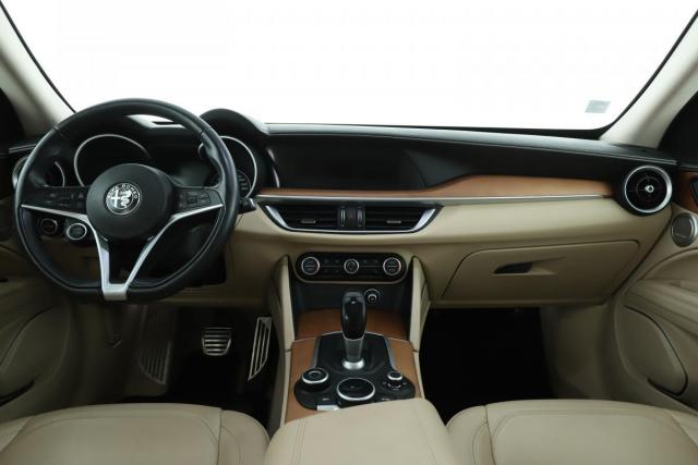 Alfa Romeo Stelvio image 3