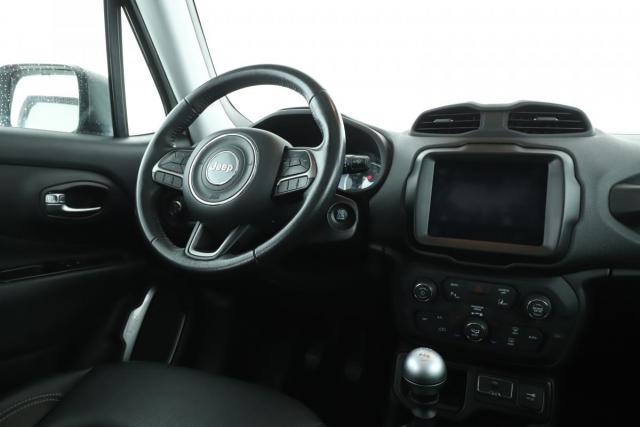Jeep Renegade image 6