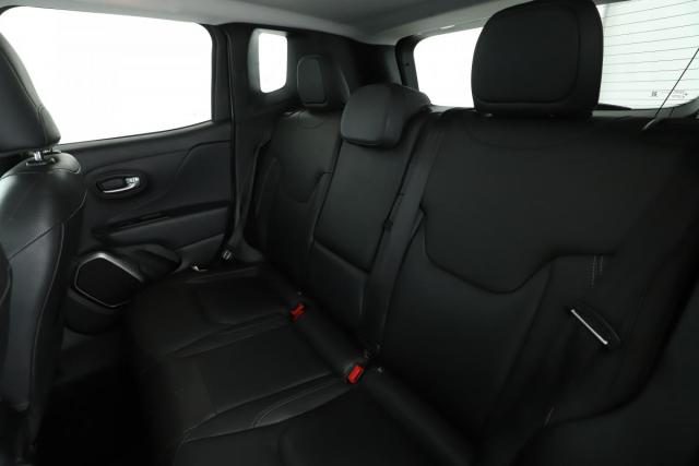 Jeep Renegade image 8