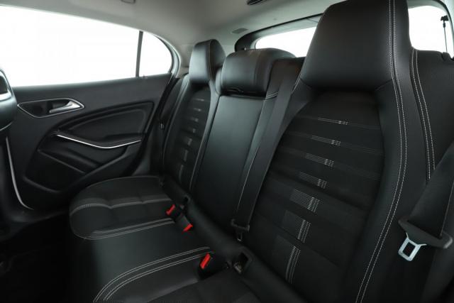 Mercedes Benz Gla image 1