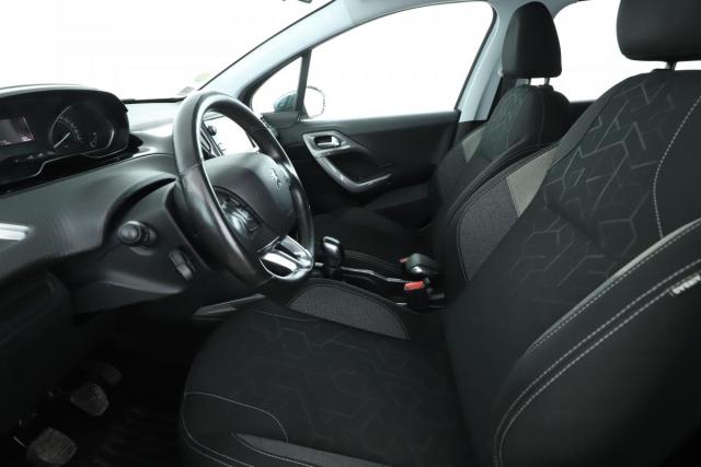 Peugeot 2008 image 5