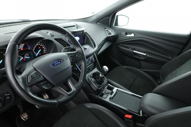 Ford Kuga image 1