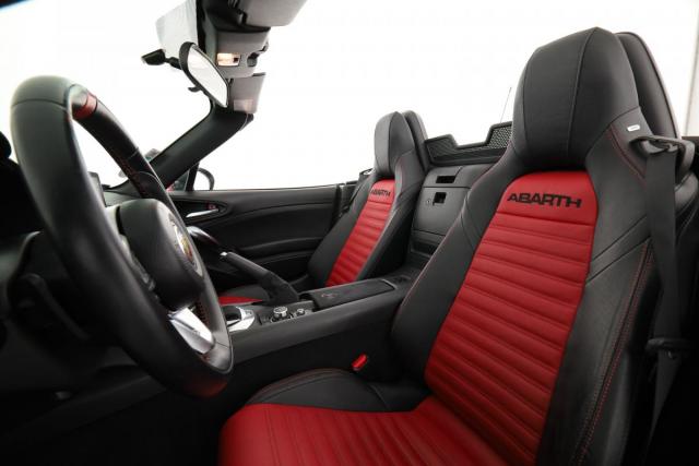 Abarth 124 Spider image 7