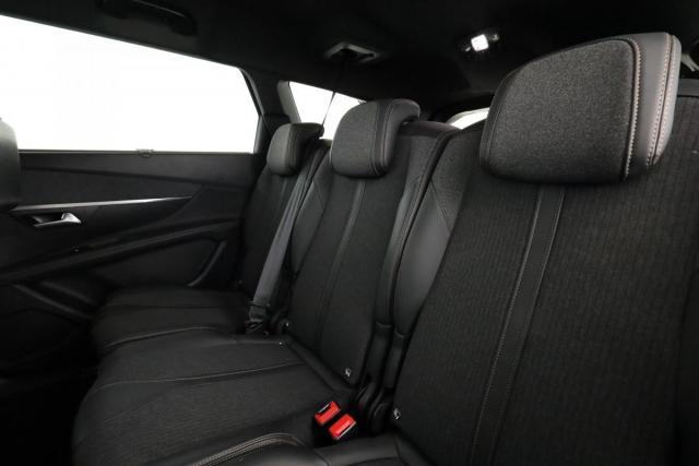 Peugeot 5008 image 8