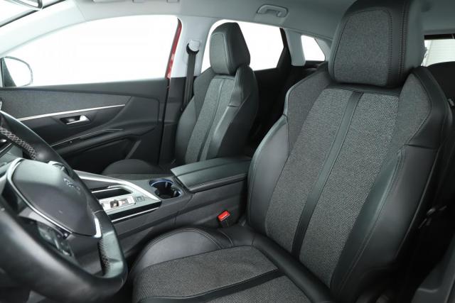 Peugeot 3008 image 8