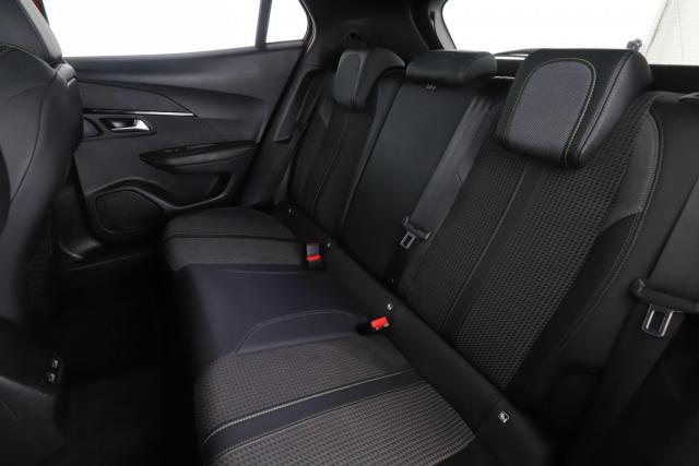 Peugeot 2008 image 8