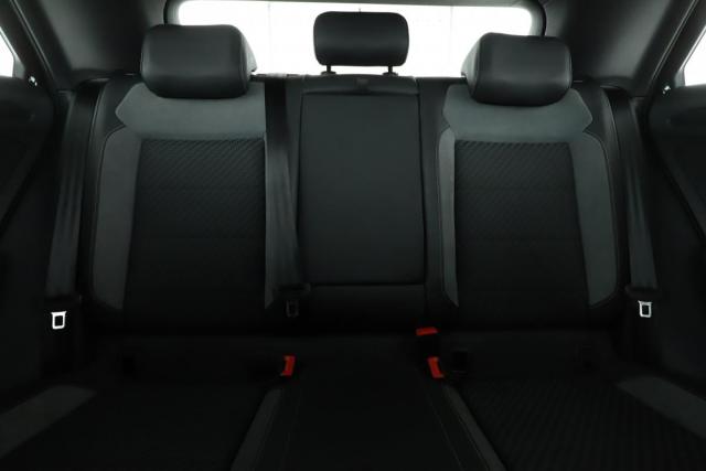 Volkswagen T-Roc image 9