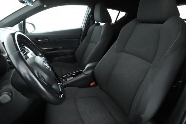 Toyota C-Hr image 3