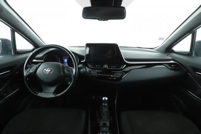 Toyota C-Hr image 8