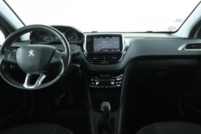Peugeot 208 image 6