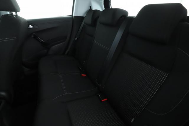 Peugeot 208 image 3
