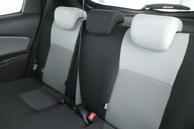 Toyota Yaris image 2