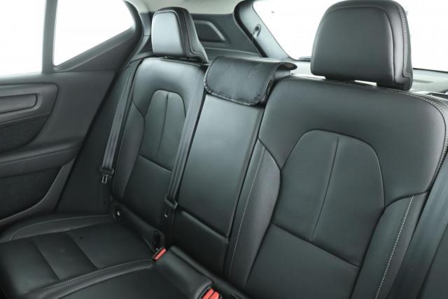 Volvo Xc40 image 2