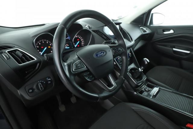 Ford Kuga image 5