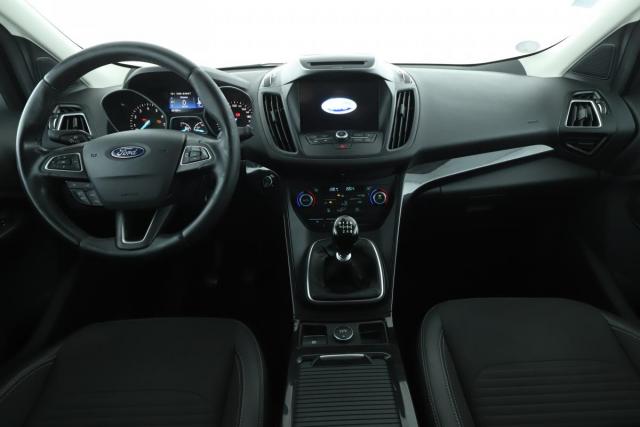 Ford Kuga image 2