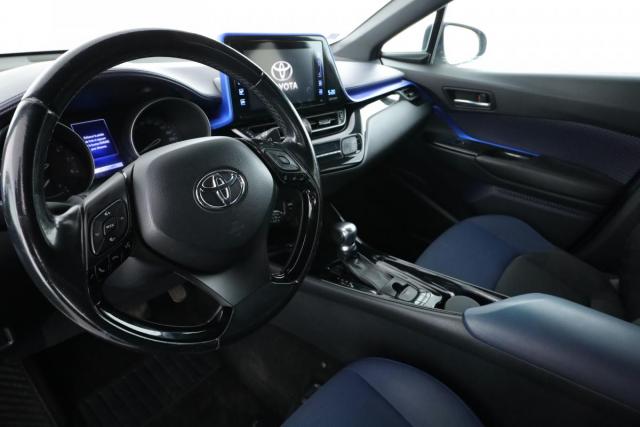 Toyota C-Hr image 4