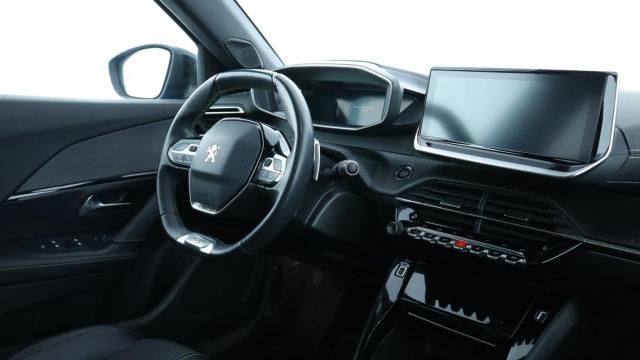 Peugeot 2008 image 2