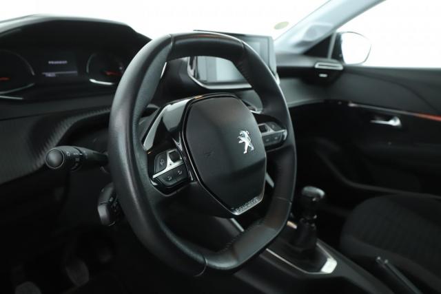 Peugeot 208 image 7