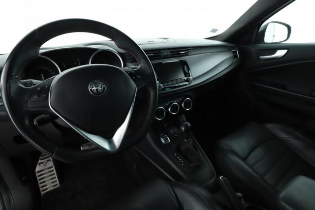 Alfa Romeo Giulietta image 3