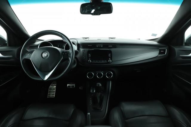 Alfa Romeo Giulietta image 8