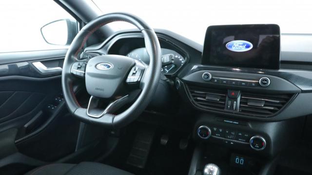 Ford Focus image 7