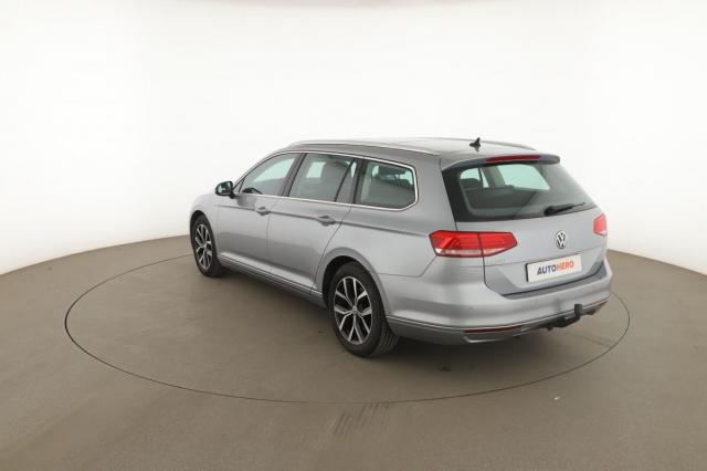 Volkswagen Passat Sw image 9