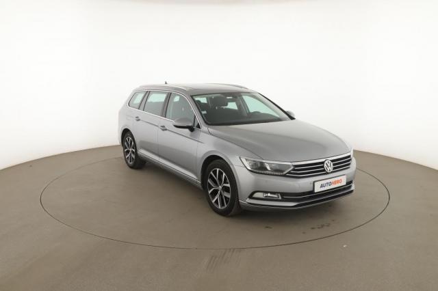 Volkswagen Passat Sw image 2