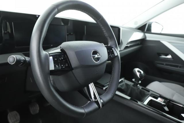 Opel Astra image 2