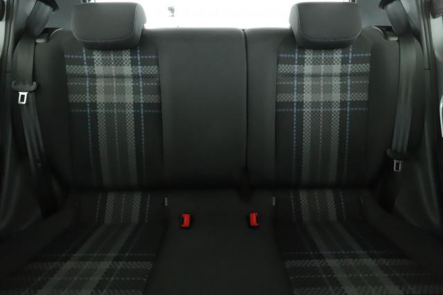 Volkswagen Up! image 6