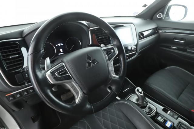 Mitsubishi Outlander image 5