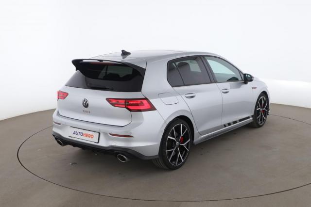 Volkswagen Golf image 9