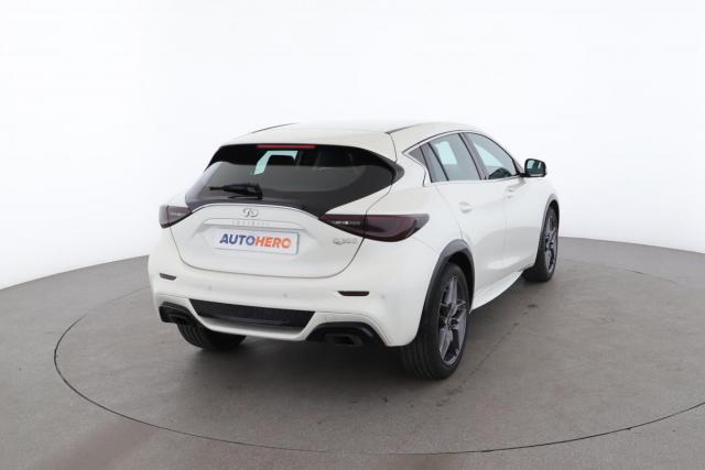 Infiniti Q30 image 4