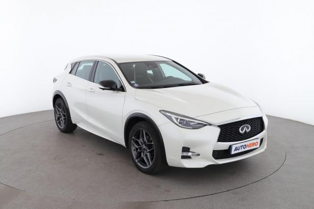 Infiniti Q30 image 1