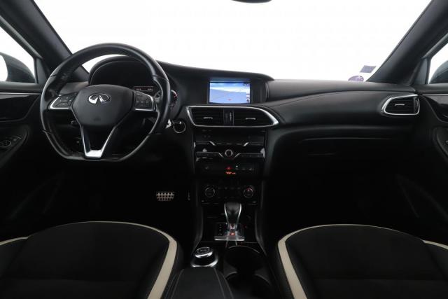 Infiniti Q30 image 7