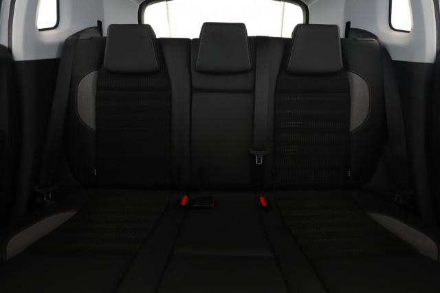 Peugeot 2008 image 8