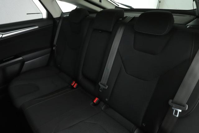 Ford Mondeo image 9