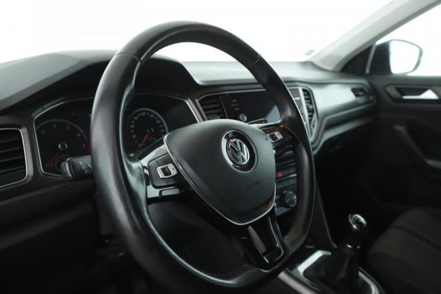 Volkswagen T-Roc image 5