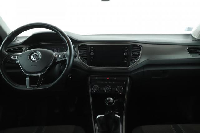 Volkswagen T-Roc image 6