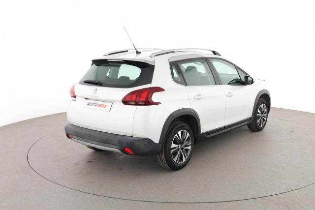 Peugeot 2008 image 3