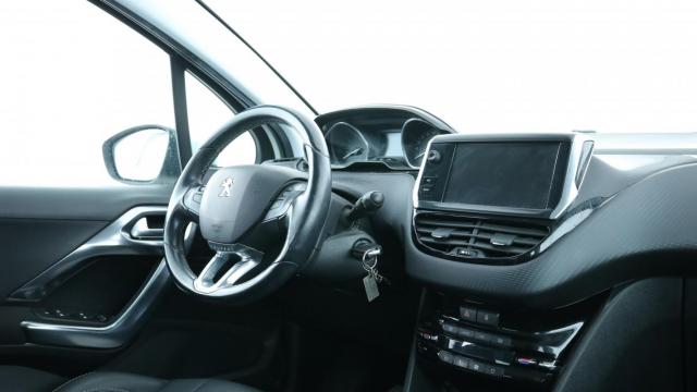 Peugeot 2008 image 2