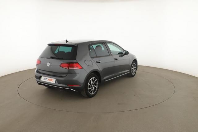 Volkswagen Golf image 8
