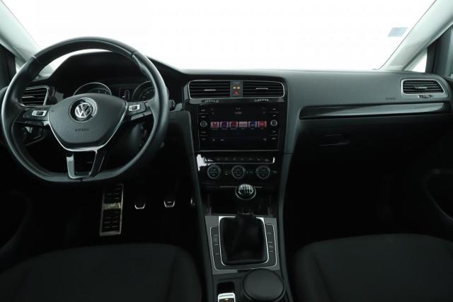 Volkswagen Golf image 2