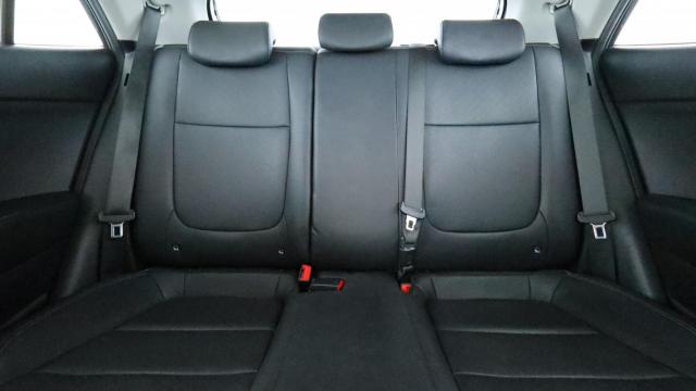 Kia Rio image 8