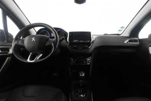 Peugeot 2008 image 6