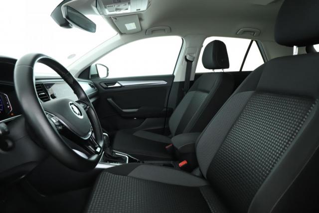 Volkswagen T-Roc image 2