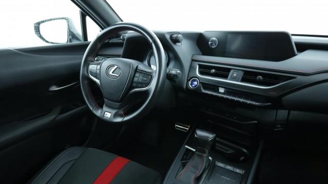 Lexus Ux image 7